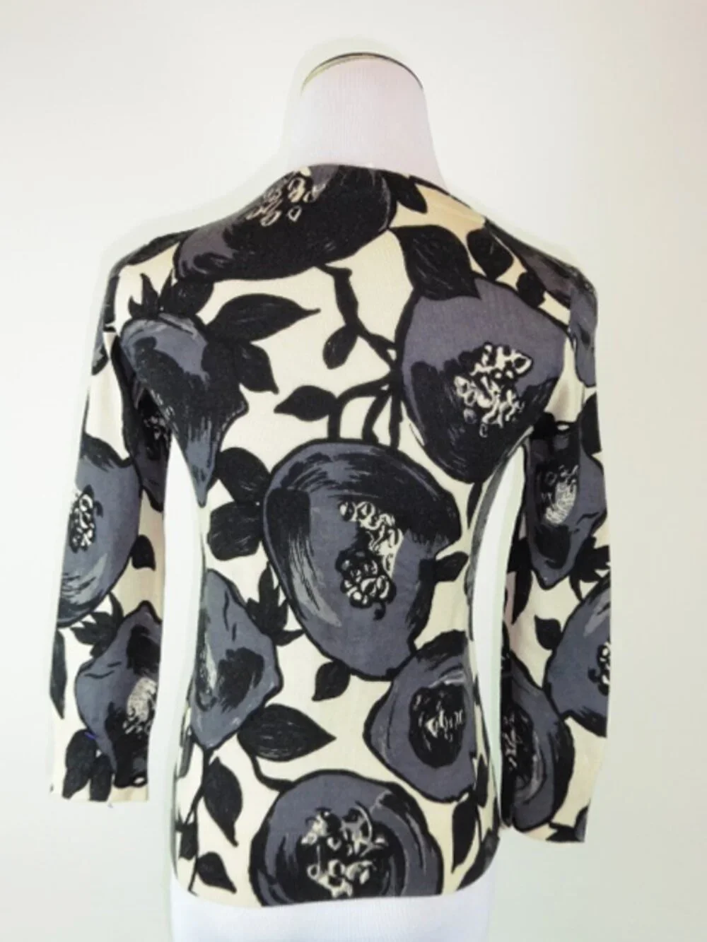 J CREW 100% merino wool CARDIGAN SWEATER XS